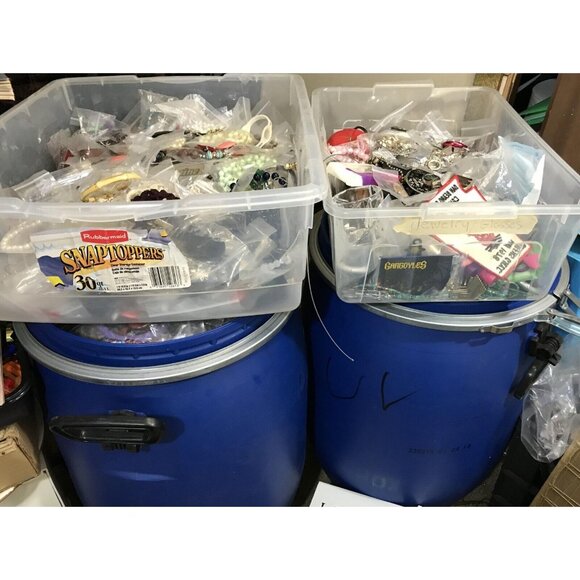 2+ Pounds 45+ Pcs All Wearable Vintage To Modern Jewelry Lot-Joan Rivers Include - Picture 7 of 16